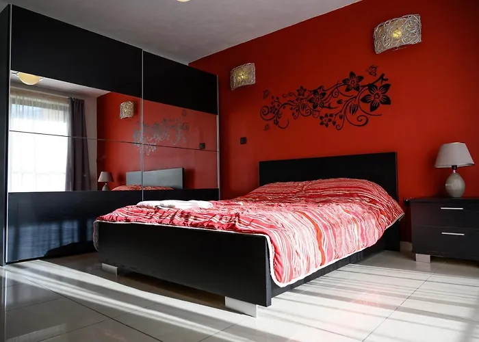 Daffodil * St Paul's Bay